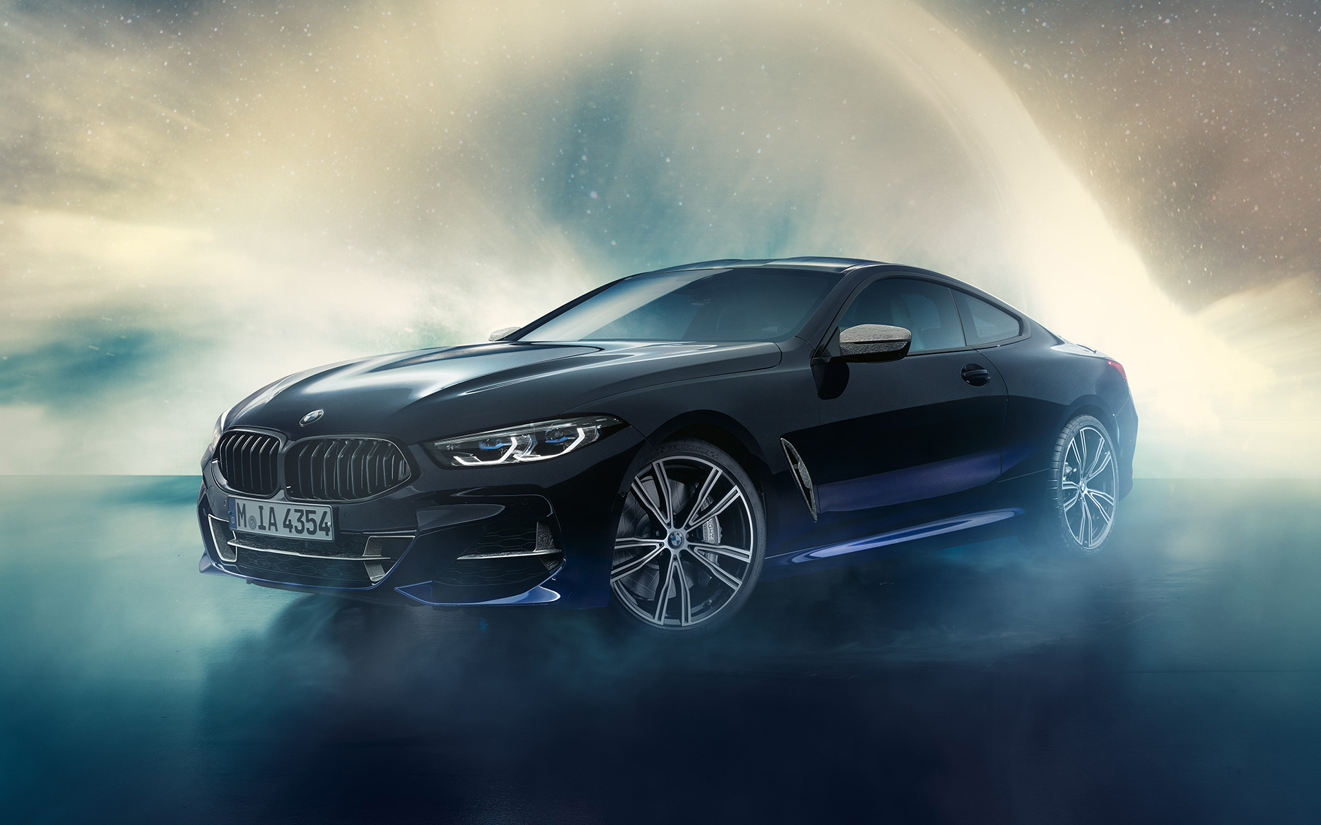 BMW Individual M850i NIGHT SKY, G15, 2019, tričetrtinski pogled od spredaj pred meteorskim dežjem